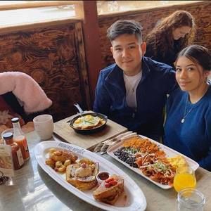 Meet your Posher, Axel